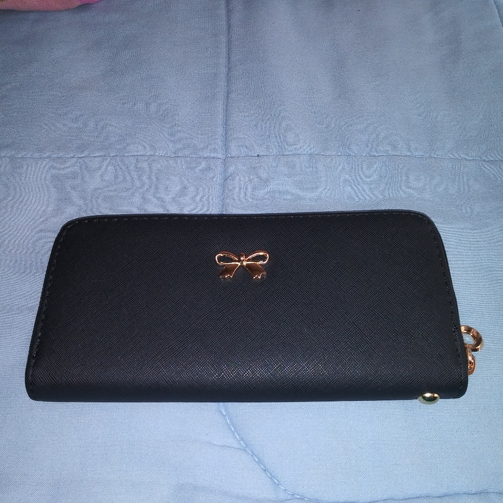 🌹2/$10 Wallet - Picture 3 of 3